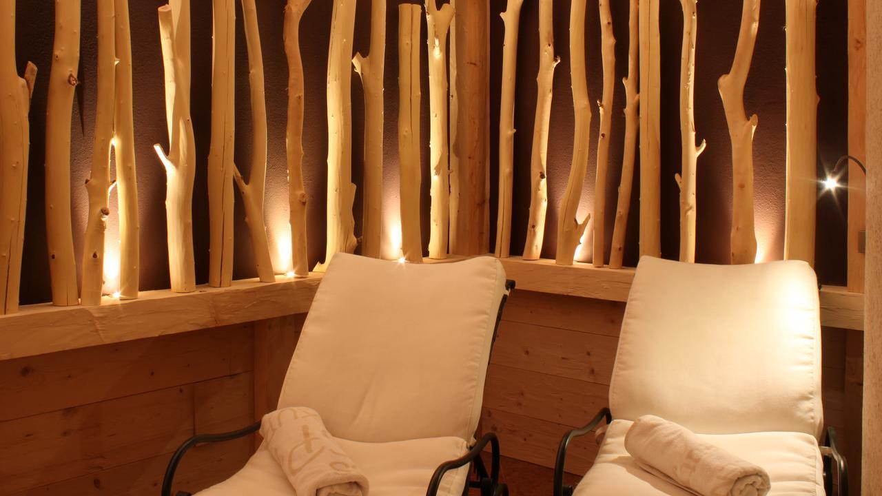 Garni Hotel Rosengarten B&B Selva di Val Gardena Exteriör bild