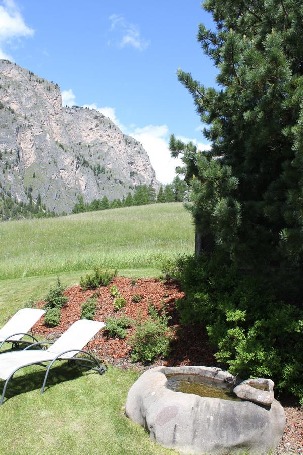 Garni Hotel Rosengarten B&B Selva di Val Gardena Exteriör bild