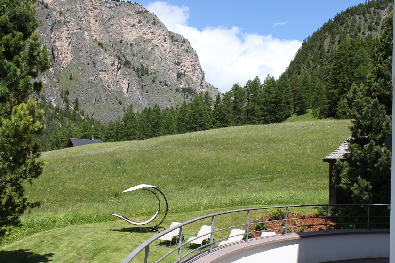 Garni Hotel Rosengarten B&B Selva di Val Gardena Exteriör bild